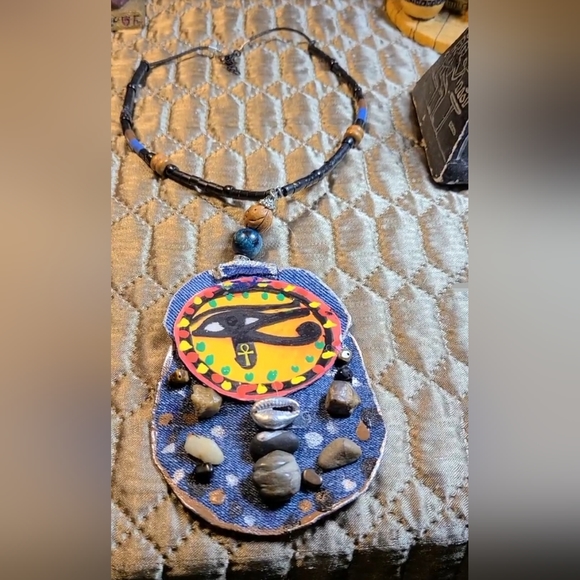 Eye of Horus paper jewelry denim necklace - Picture 5 of 9